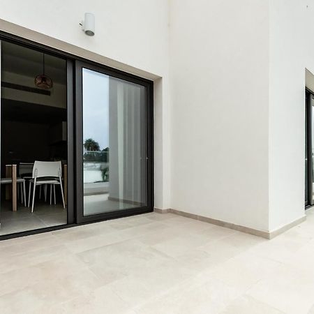 Silver House Boutique Apartment Пафос Екстериор снимка