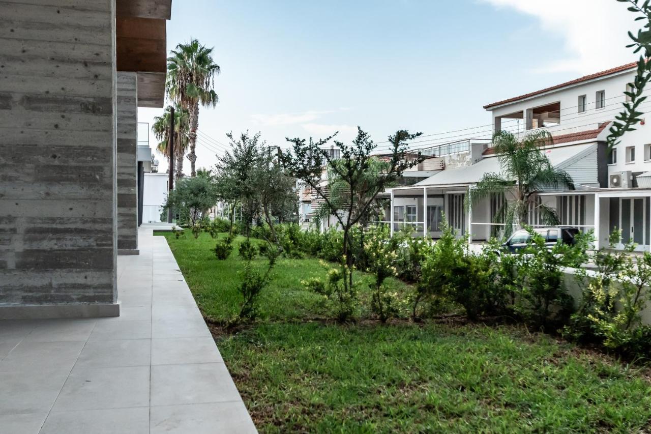 Silver House Boutique Apartment Пафос Екстериор снимка