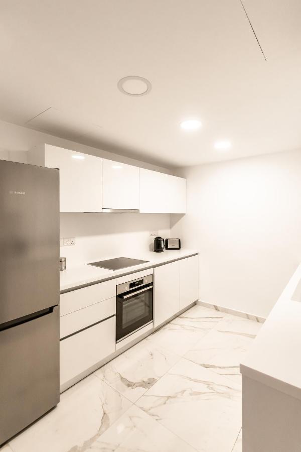 Silver House Boutique Apartment Пафос Екстериор снимка
