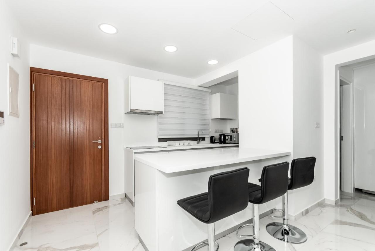 Silver House Boutique Apartment Пафос Екстериор снимка