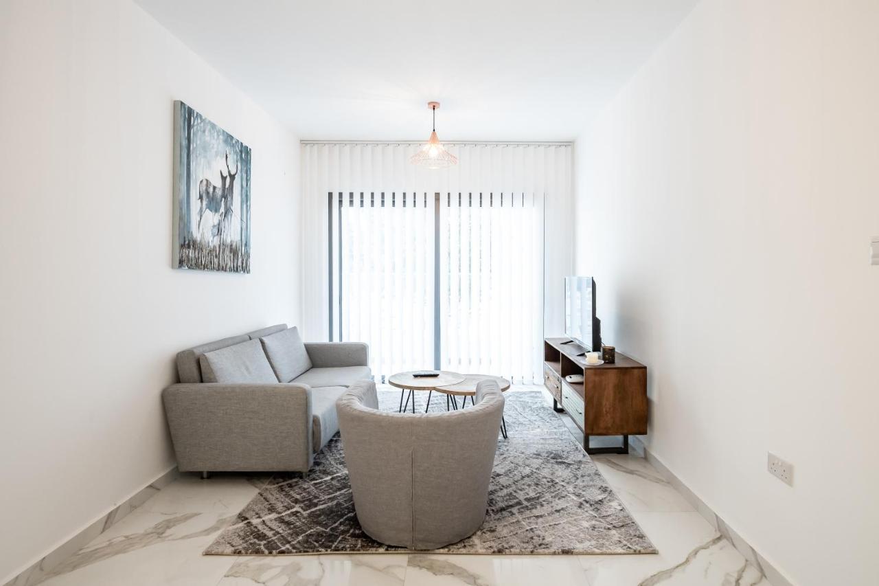 Silver House Boutique Apartment Пафос Екстериор снимка