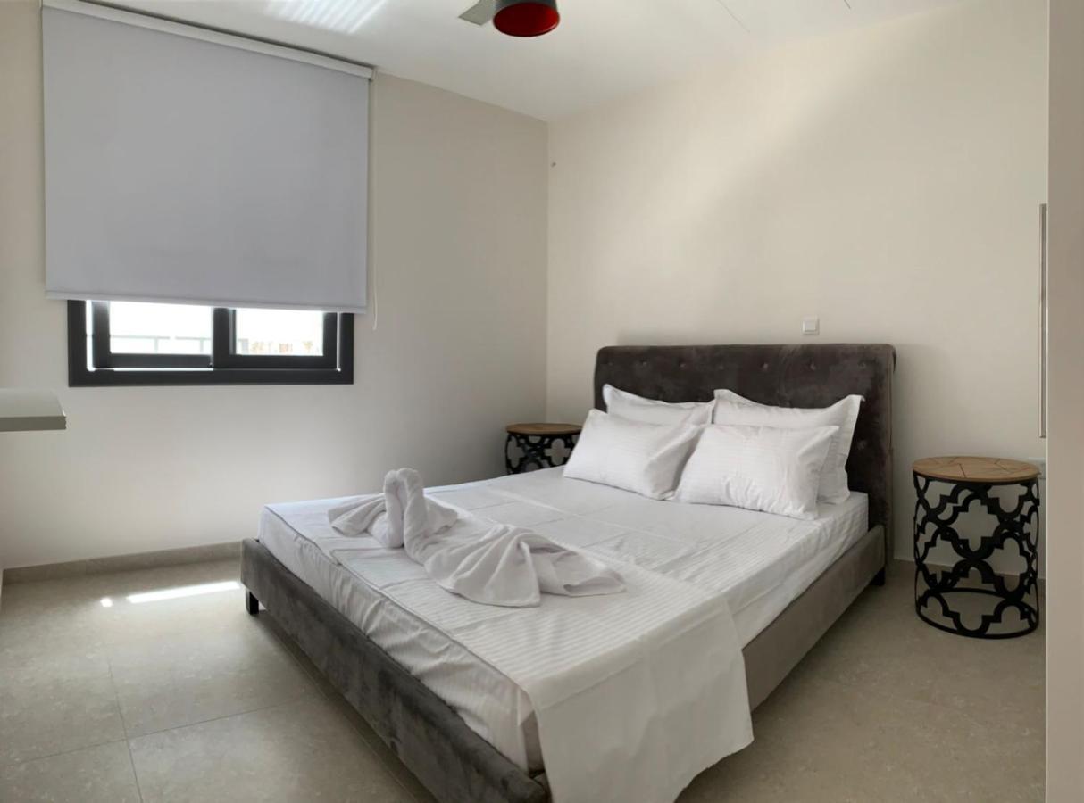 Silver House Boutique Apartment Пафос Екстериор снимка