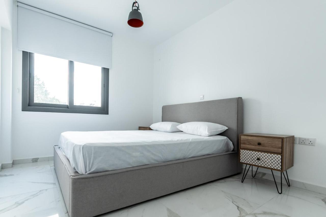 Silver House Boutique Apartment Пафос Екстериор снимка