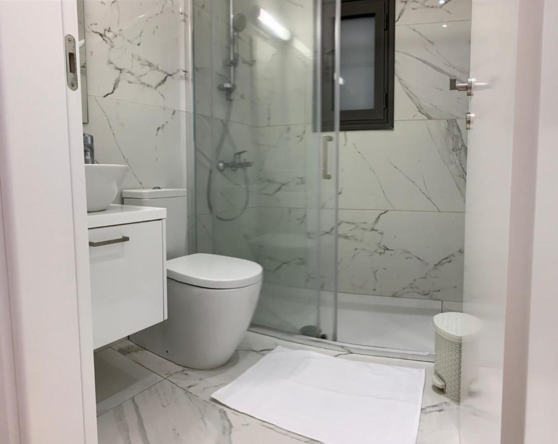 Silver House Boutique Apartment Пафос Екстериор снимка