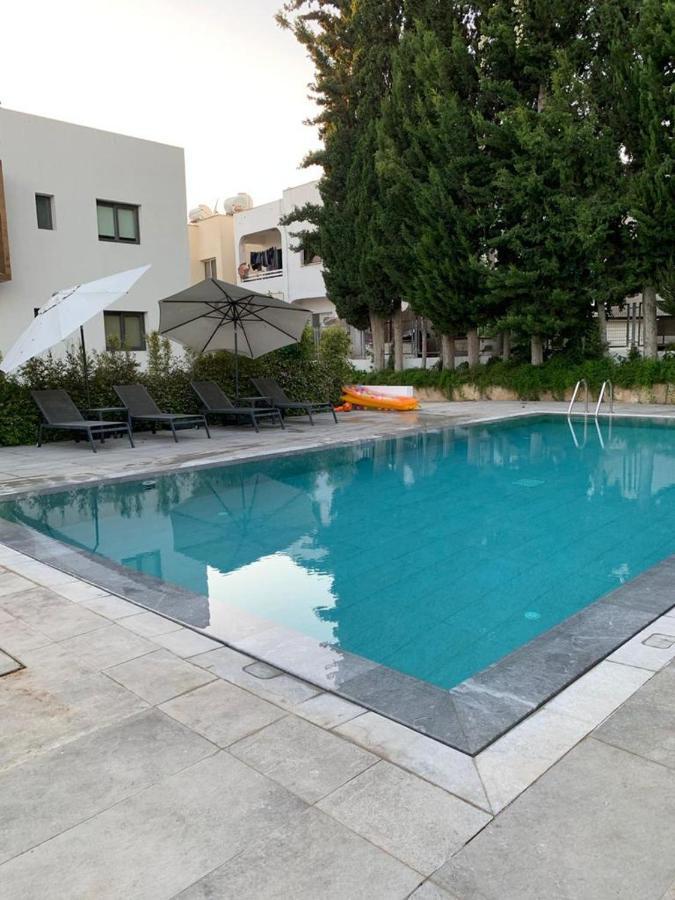 Silver House Boutique Apartment Пафос Екстериор снимка